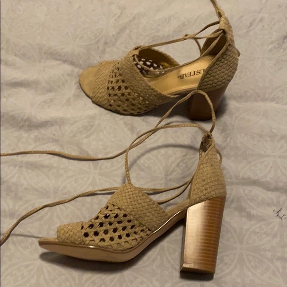 Heels - Picture 2 of 2